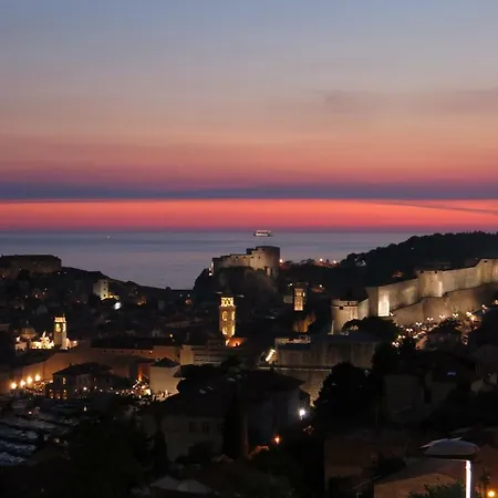 Two-bedroom Belvedere - Old Town&sea Views Lejlighed *