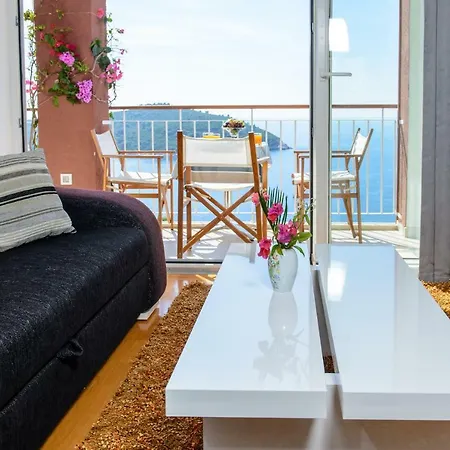 Two-bedroom Belvedere - Old Town&sea Views *