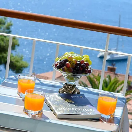 Two-bedroom Belvedere - Old Town&sea Views *